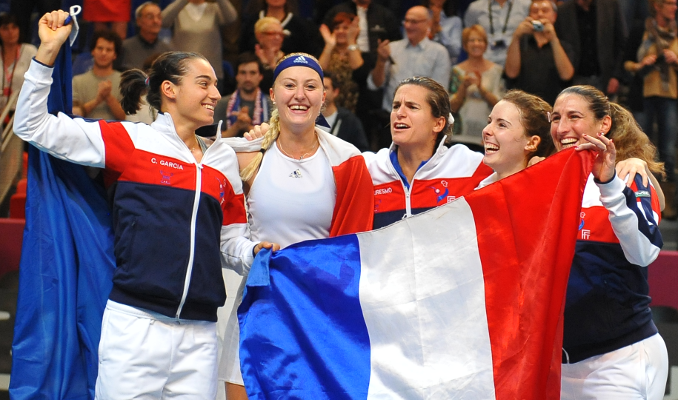 La France, sensationnelle, est en demi-finales de la Fed Cup !
