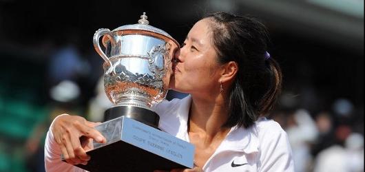 Na Li remporte Roland Garros 2011 face à Schiavone !