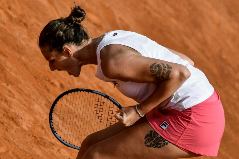 Double-time Swiatek to face former champion Pliskova in Rome final