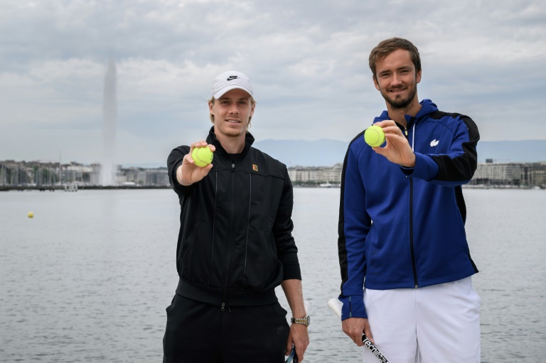 Medvedev en quête de repères sur terre avant Roland-Garros