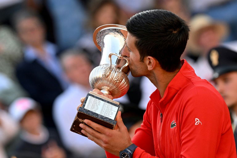 Djokovic sacré à Rome pour la sixième fois en surclassant Tsitsipas