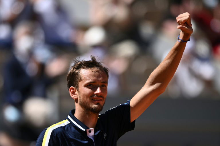 Medvedev looking for confidence on grass in Mallorca