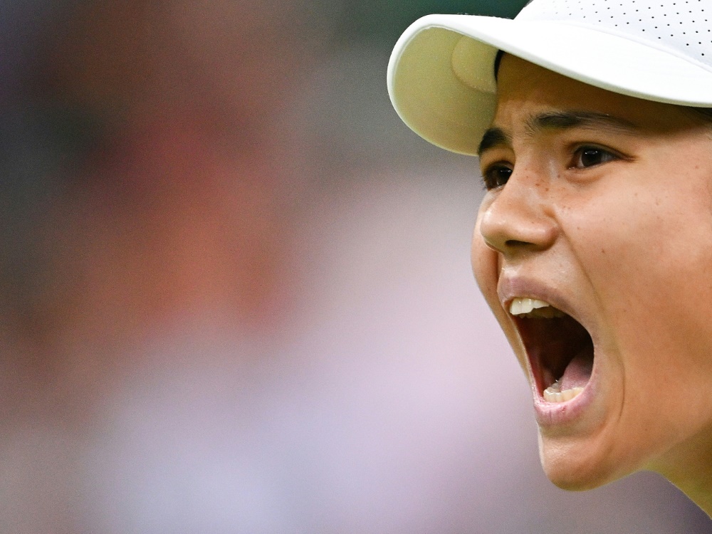 Wimbledon:  Raducanu verzückt die britischen Fans