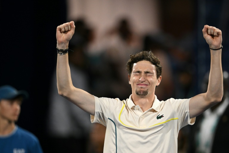 Humbert continues fine final form to clinch Dubai ATP