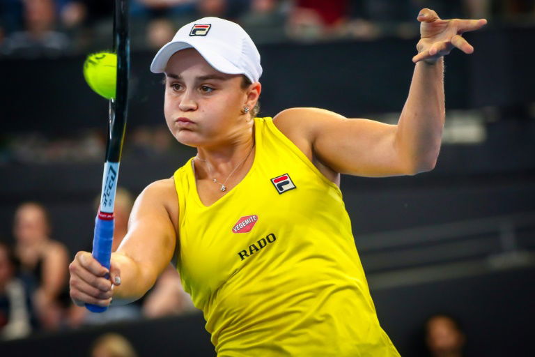 Fed Cup: Barty et Stosur envoient l'Australie en finale