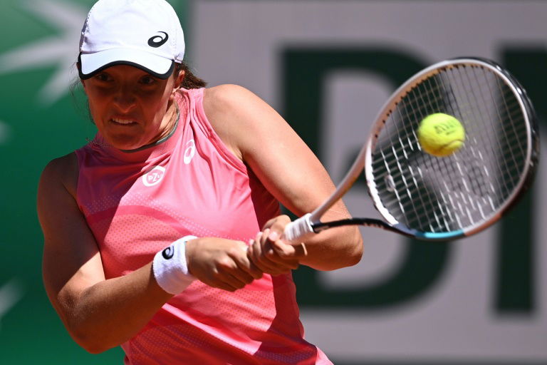 Defending champion Swiatek starstruck before meeting Nadal at Roland Garros