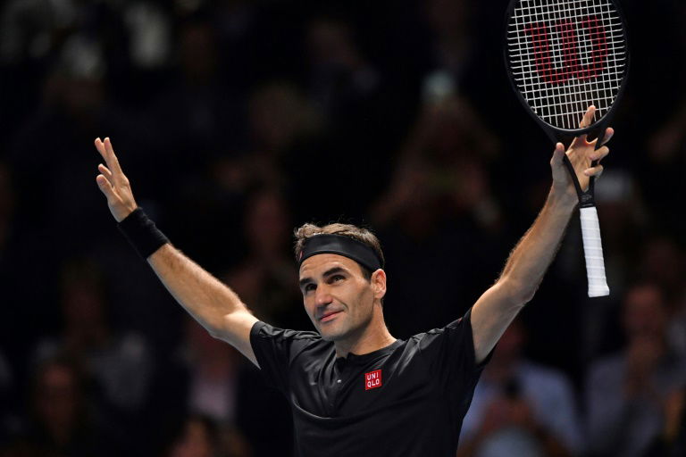 Federer bat sa bête noire Djokovic et va en demie du Masters