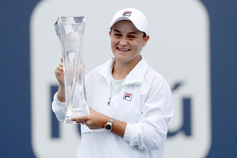 Australiana Barty revalida título en Miami tras retirada de Andreescu