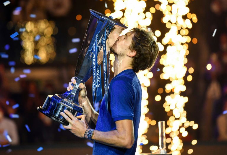Zverev détrône Medvedev et remporte son 2e Masters