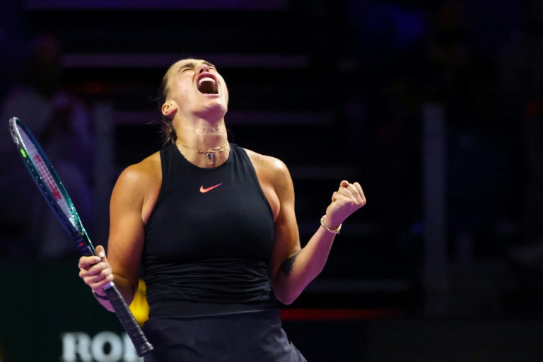 Sabalenka advances to WTA Finals last four as Zheng ousts Rybakina