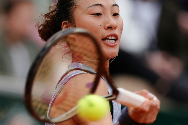 Zheng overpowers Osaka on grass with salvo of aces