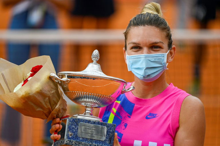 Halep remporte le tournoi de Rome, sur abandon de Pliskova en finale