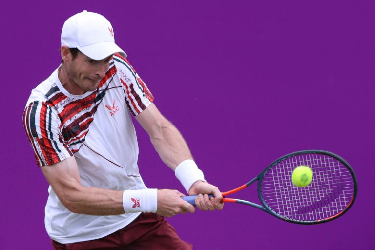 Berrettini outclasses Murray at Queen's