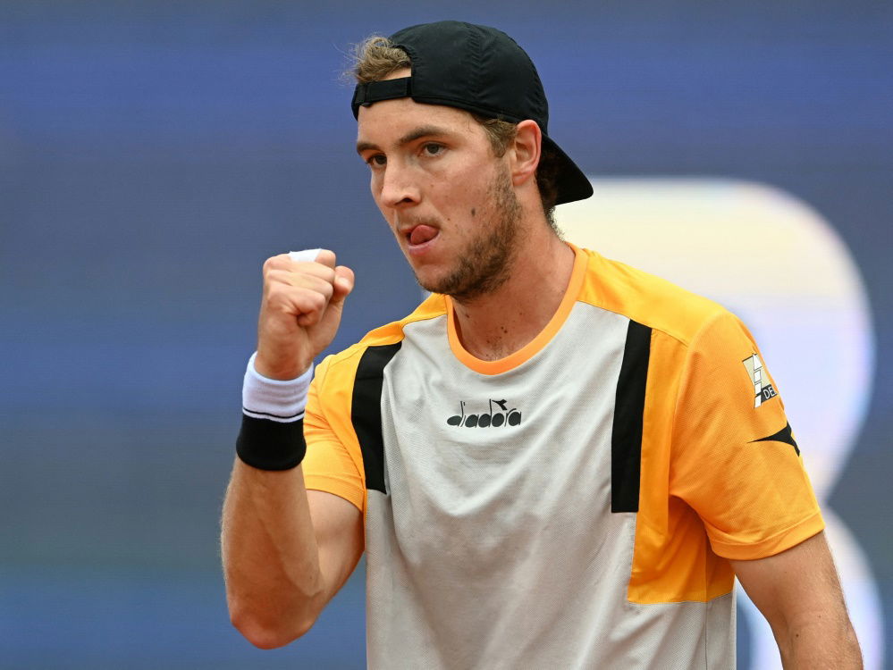Struff fordert Topfavorit Djokovic heraus