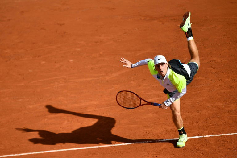 Roland-Garros: Shapovalov tombe au 2e tour après 5h de combat