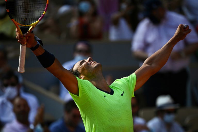 Roland-Garros: Nadal et Djokovic se retrouveront en demies, Swiatek assommée