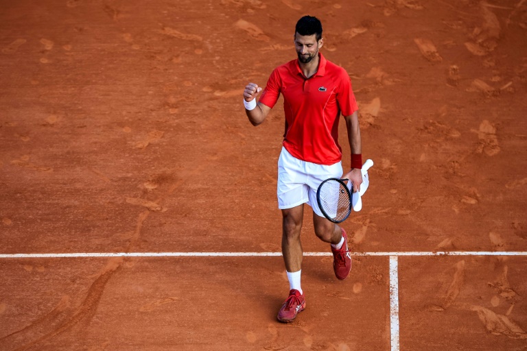 Monte-Carlo: Djokovic et Sinner souffrent mais retrouvent les demies