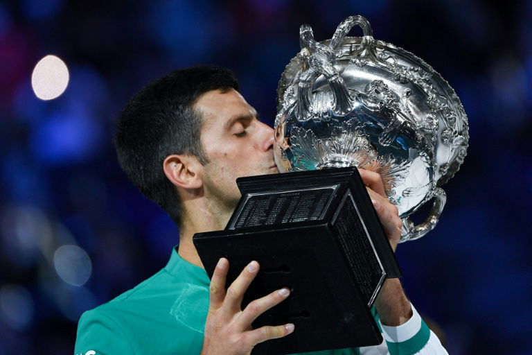 Djokovic de nuevo por la senda triunfal en 'su' Grand Slam