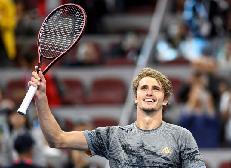'Dizzy' Zverev loses racquet into crowd on way to Shanghai last 16