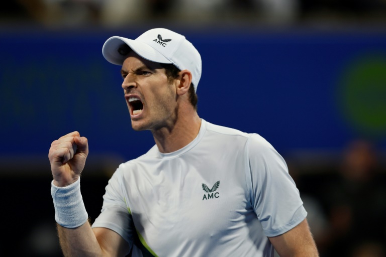 Murray snaps six-match losing run in Doha opener