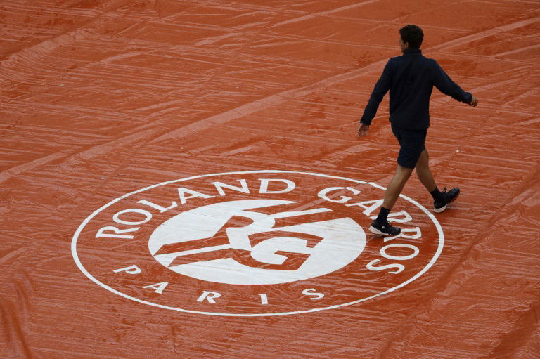 Coronavirus: avec son report-surprise, Roland-Garros s'attire aussi les foudres des instances