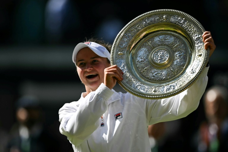 La Tchèque Barbora Krejcikova remporte Wimbledon, son 2e titre du Grand Chelem