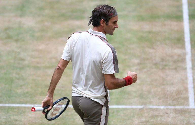 With an eye on Wimbledon, Federer ready to test knee in Halle