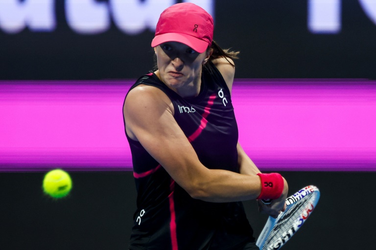 WTA: Osaka accède aux quarts à Doha sans jouer, Swiatek en écartant Alexandrova