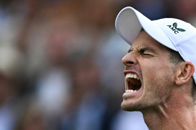 Murray wins Queen's opener in 1,000th match of career, Alcaraz advances
