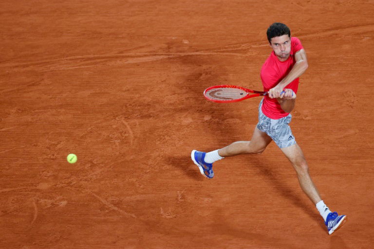 Roland-Garros: frustré, Simon cède contre Shapovalov