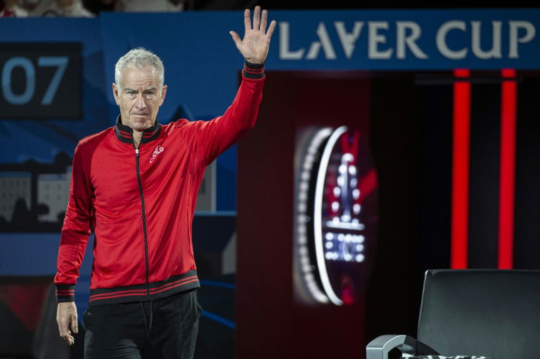 Open d'Australie: McEnroe et Navratilova montent au filet contre Margaret Court