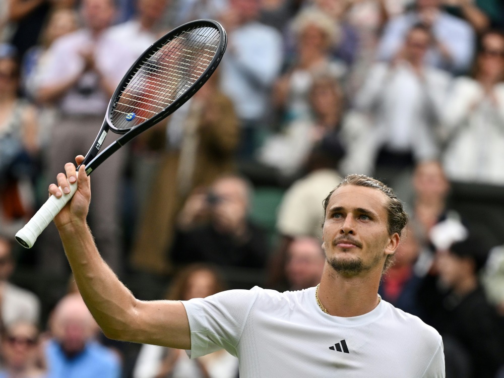 Nach Sturz im Achtelfinale:  Zverev lässt Knie untersuchen 