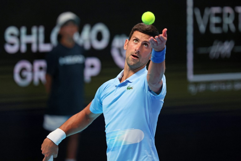 Tel-Aviv: maître de ses émotions, Djokovic se qualifie pour sa 4e finale de la saison
