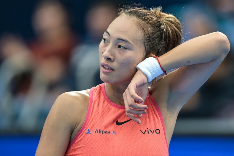 Zheng to face injury doubt Kenin in Tokyo final