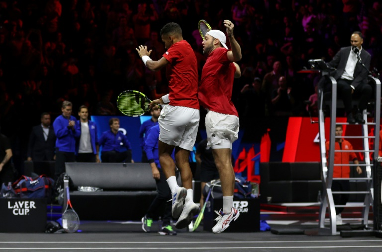 Sock and Auger-Aliassime keep Team World in Laver Cup chase