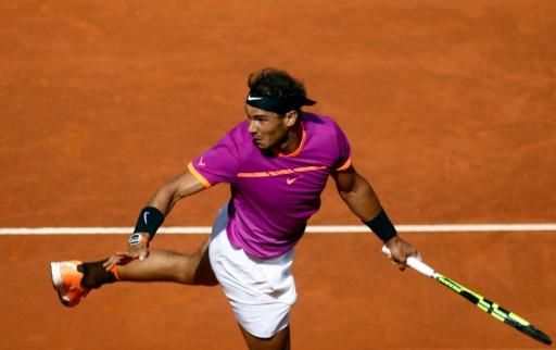 Nadal pousse un énorme VAMOOOS, il vient de s'en sortir de justesse face à Fognini à Madrid où il a dû batailler pendant près de 3 heures.