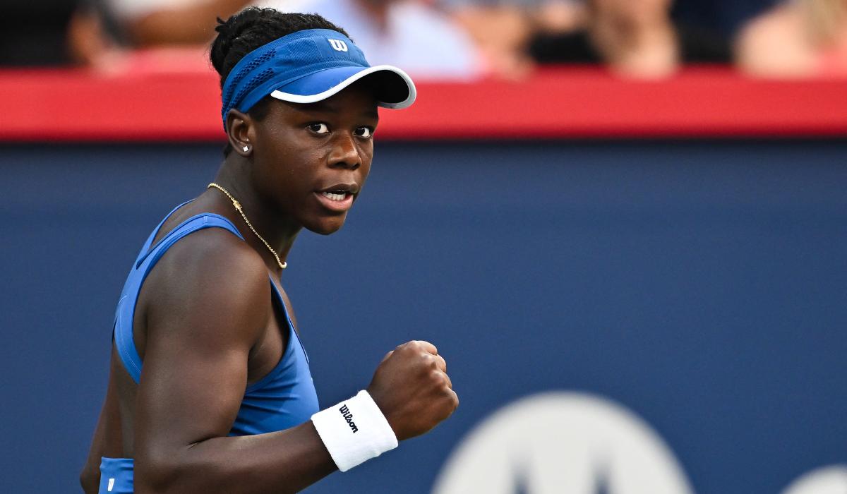 « Si je ne pense pas trop et que je garde la tête froide, je peux projeter ce que je veux sur le terrain », déclare Mboko après son quart de finale à Montréal