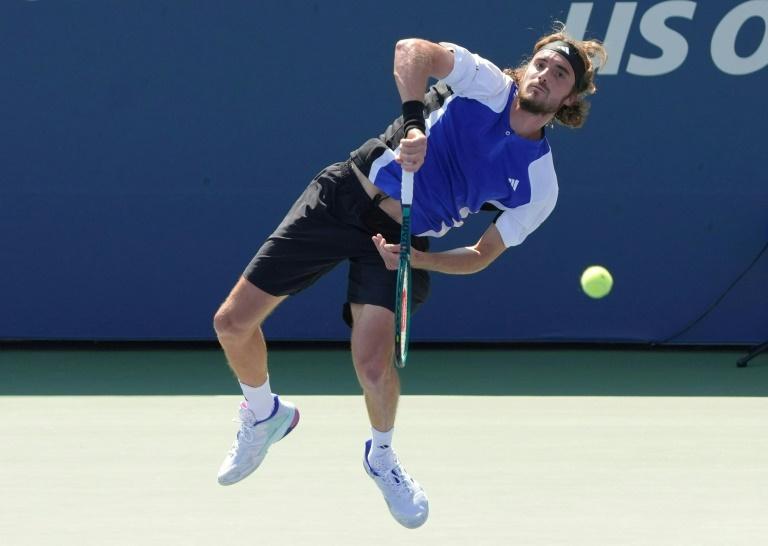 Tsitsipas lại gây thất vọng ở Tokyo!