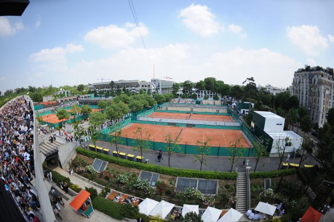 Tsonga à l'échauffement sur le Court n°4