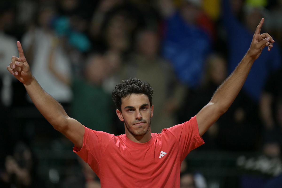 Cerundolo overcomes Mensik to reach Madrid semifinals  