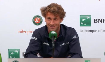 Ruud : Dimanche, une fois réveillé, je ne vais sûrement pas trop parler aux personnes autour de moi