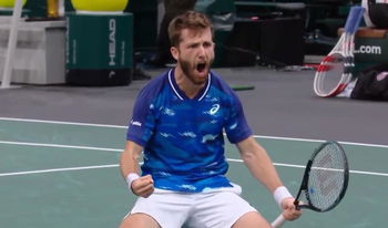 Moutet qualifies for the third round of the Australian Open and awaits Medvedev