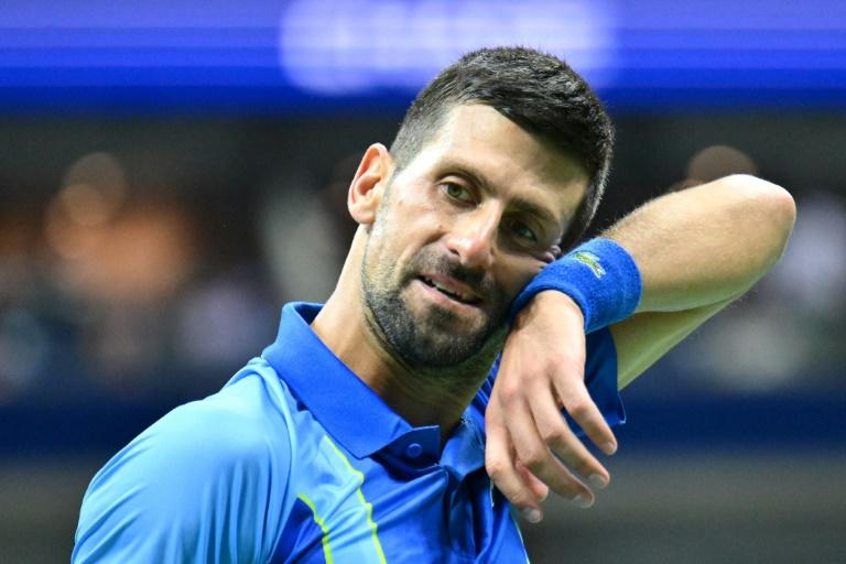 Martina Navratilova analyseert de handschoenen die Djokovic droeg tijdens zijn kwartfinale: Ik weet niet waarom andere spelers ze niet gebruiken