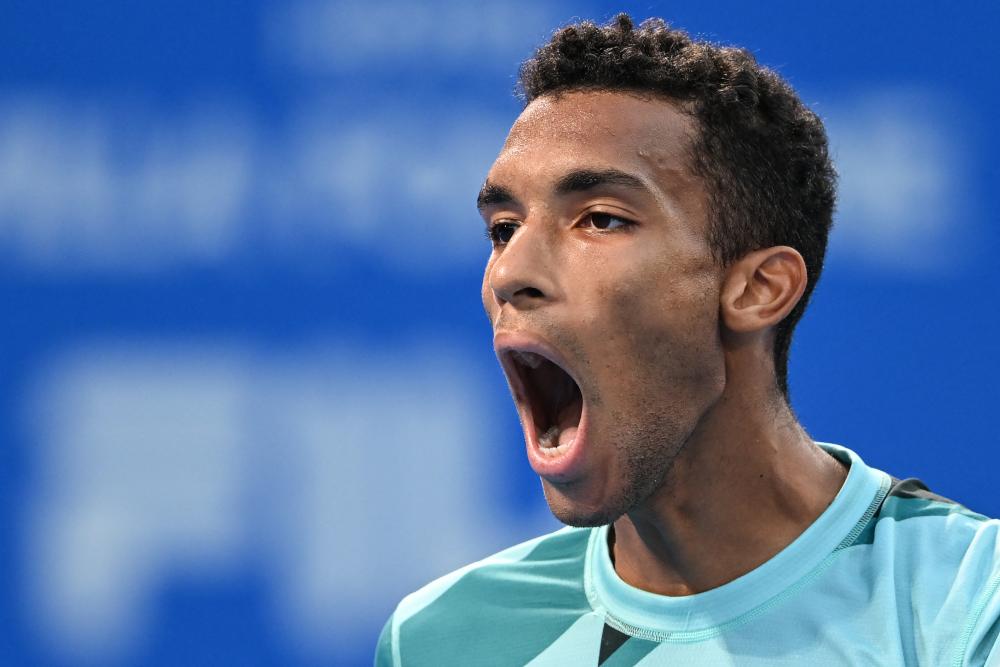 Auger-Aliassime continue de rétrograder.