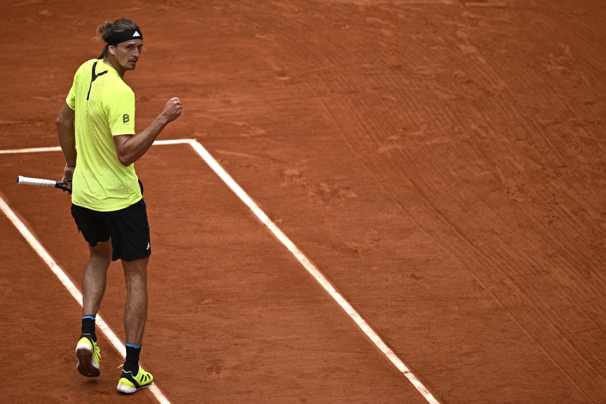 Zverev takes his revenge on Tien and advances to the second round at Roland-Garros