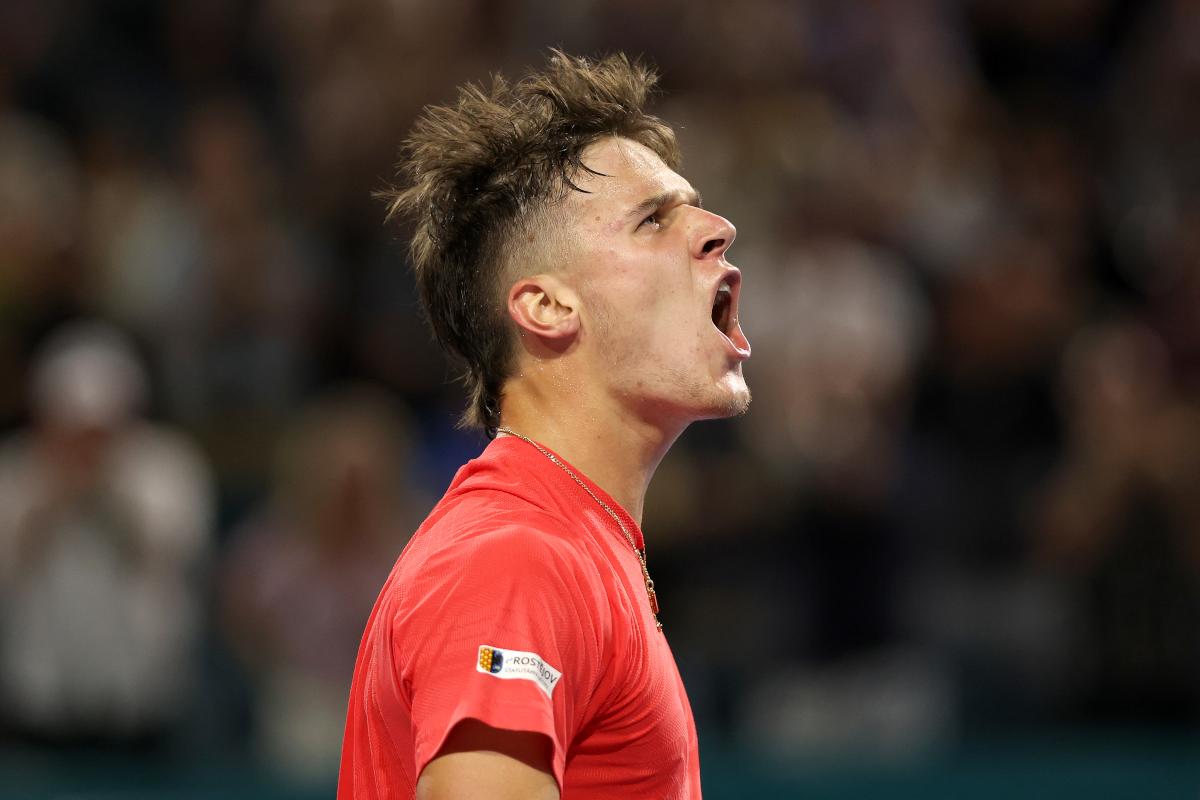 Isner sobre la consagración de Mensik en Miami: «Mostró una serenidad poco común para un jugador de su edad»