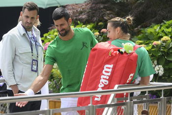 « Chaque fois que je lui parle, j’en retire quelque chose », déclare Sabalenka à propos de Djokovic