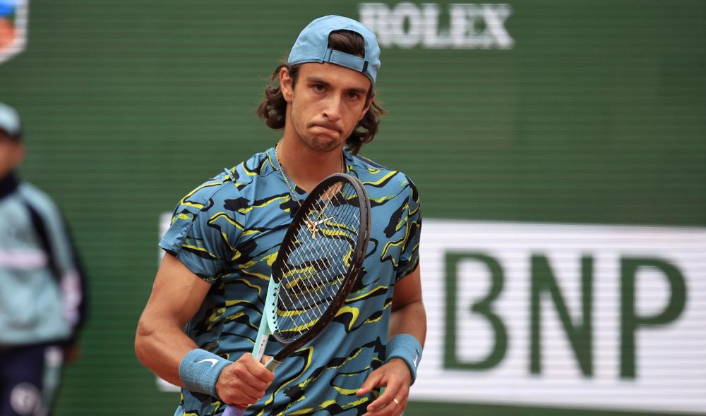 Musetti far too strong for Monfils at Roland-Garros!