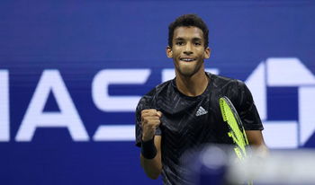 Auger-Aliassime rejoint Alcaraz en quarts 