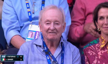 Sous les yeux de Rod Laver